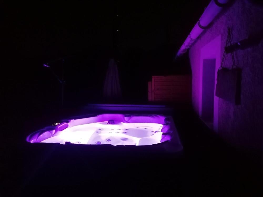 Gite De Charme Spa Privatif L'Oustau Di Tonin Malaucène Екстериор снимка
